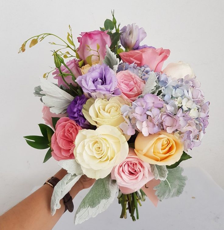 Explorando la elegancia floral: Los mejores arreglos florales para iluminar tu verano